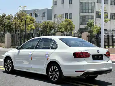 Volkswagen Sagitar 2014