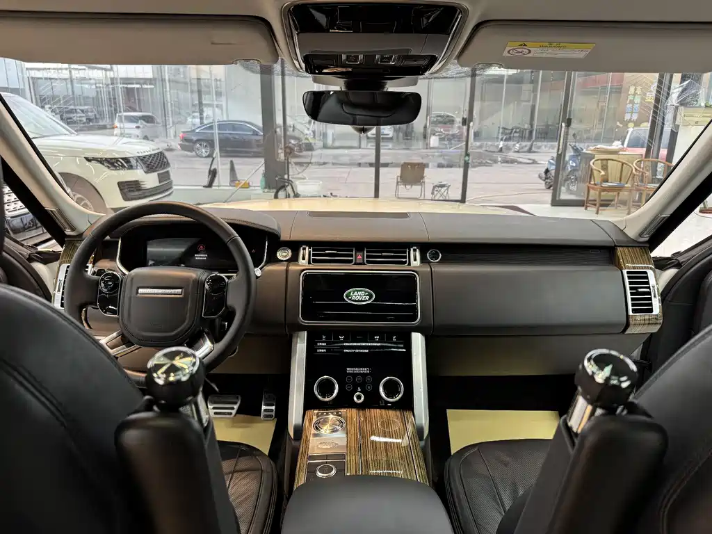 Land Rover Range Rover 2018 — фото 10