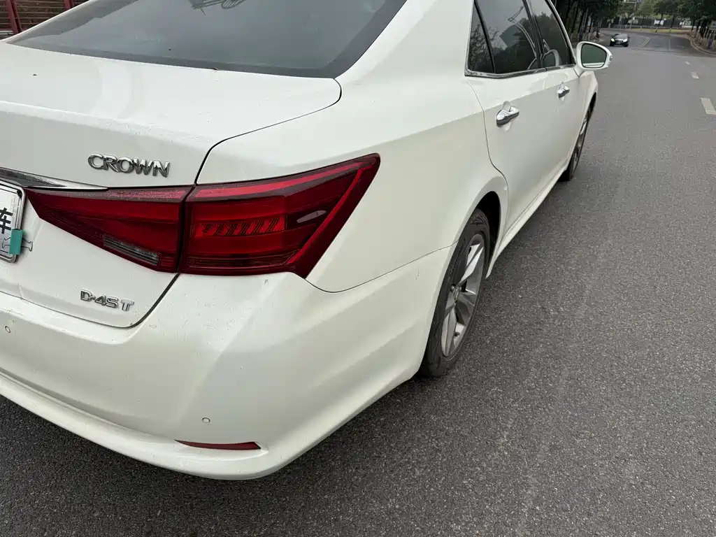 Toyota Crown 2016 — фото 14