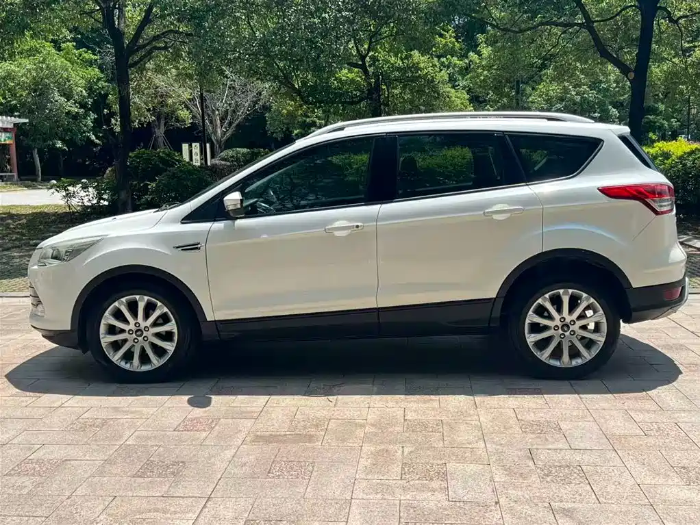 Ford Kuga 2016 — фото 5