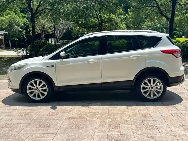 Ford Kuga 2015