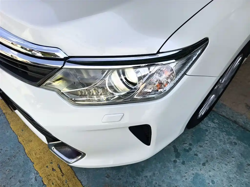 Toyota Camry 2016 — фото 24