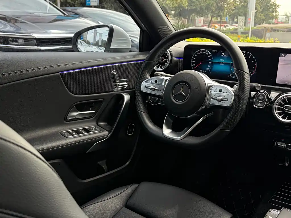 Mercedes-Benz A-Class 2022 — фото 18