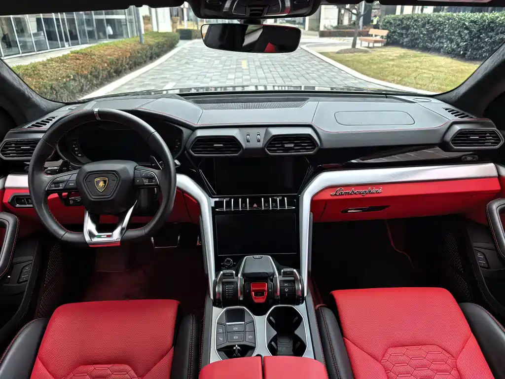 Lamborghini Urus 2023 — фото 13