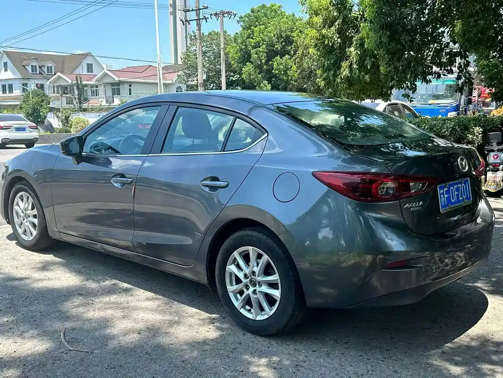 Mazda 3 Axela 2017 — фото 9