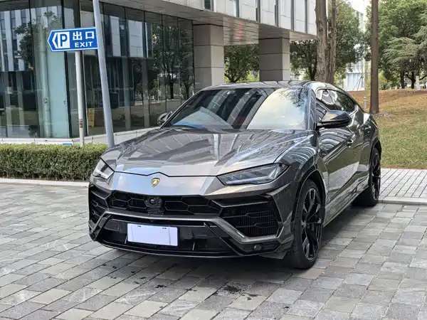 Lamborghini Urus 2021