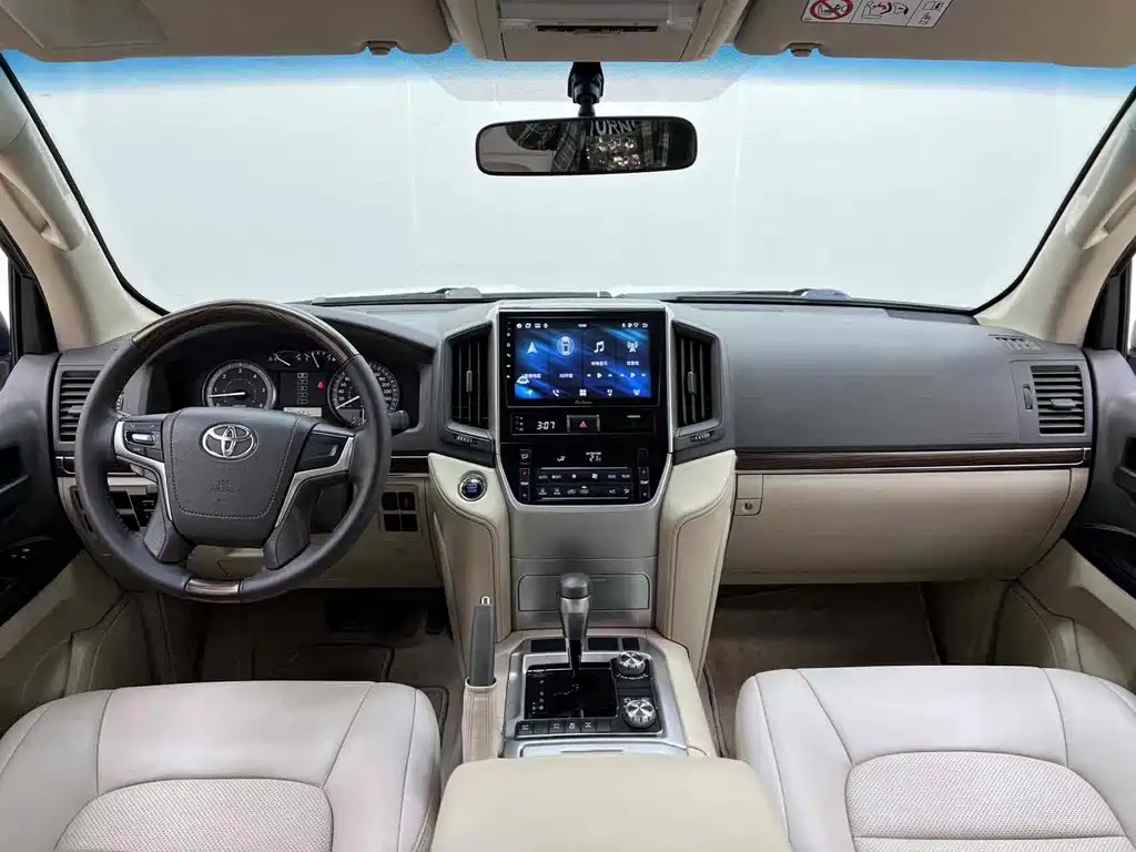 Toyota Land Cruiser 2020 — фото 5