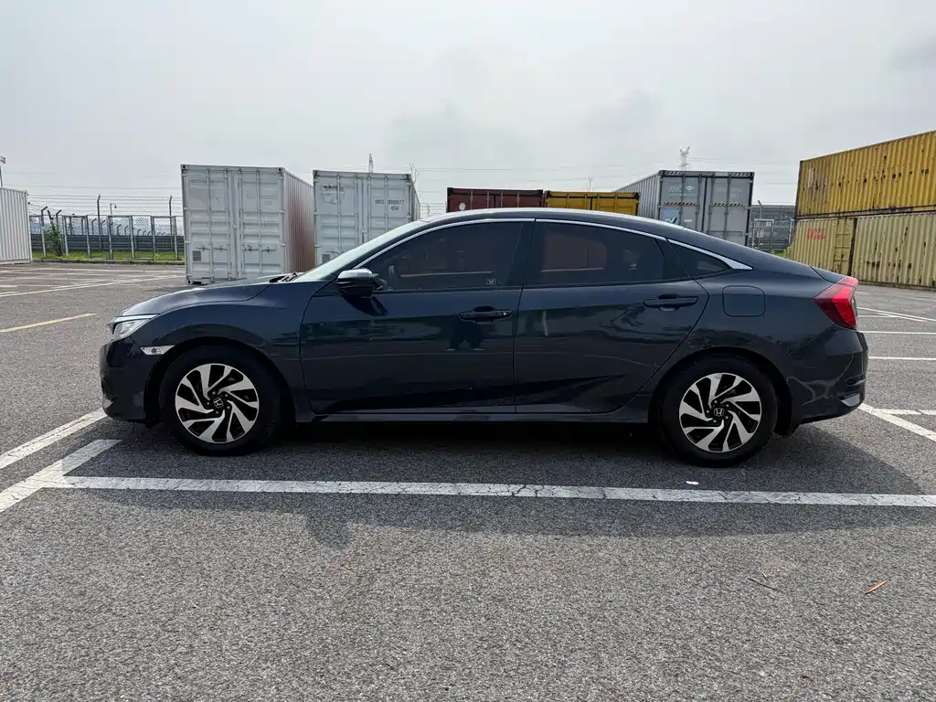 Honda Civic 2017 — фото 19