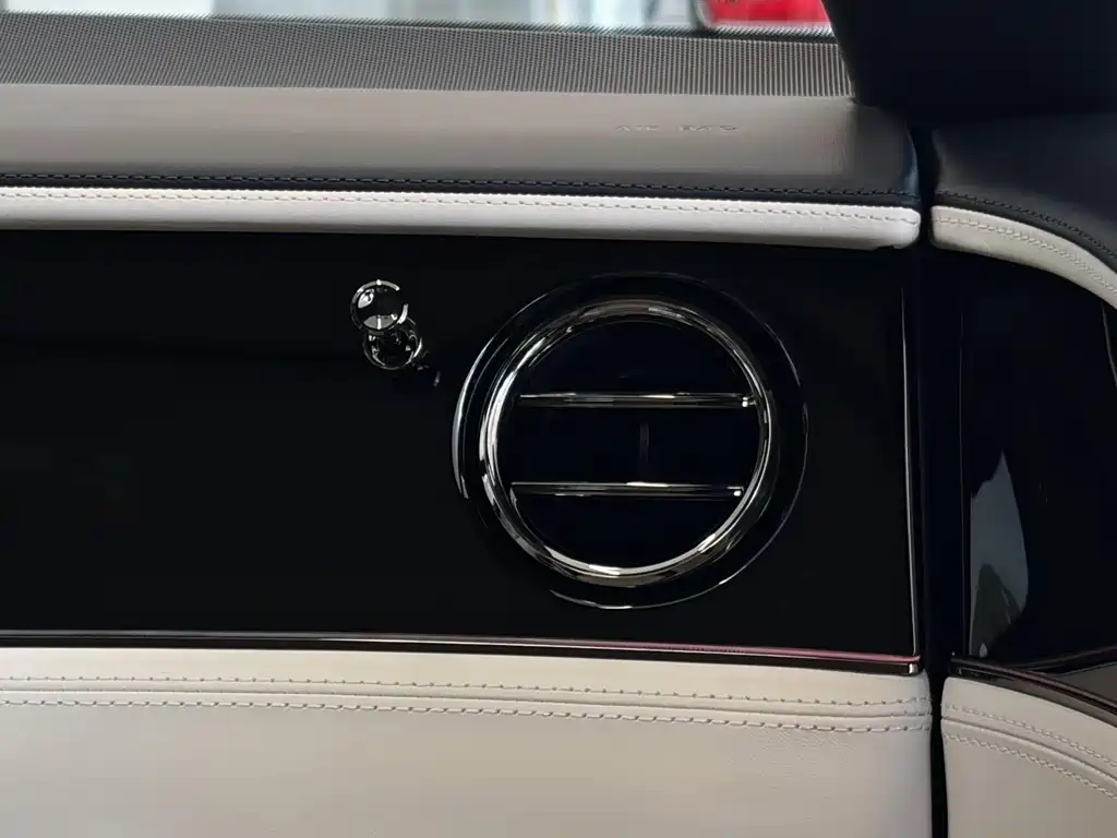 Bentley Continental PHEV — фото 13