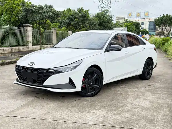 Hyundai Elantra 2023