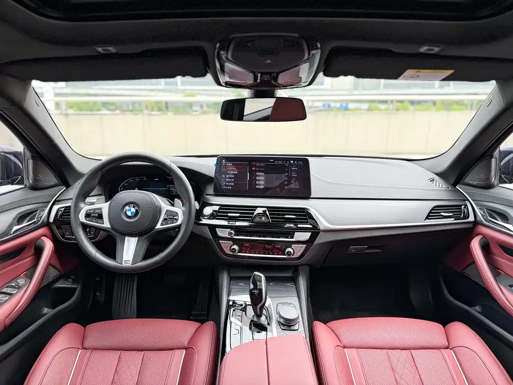 BMW 5 Series 2022 — фото 10