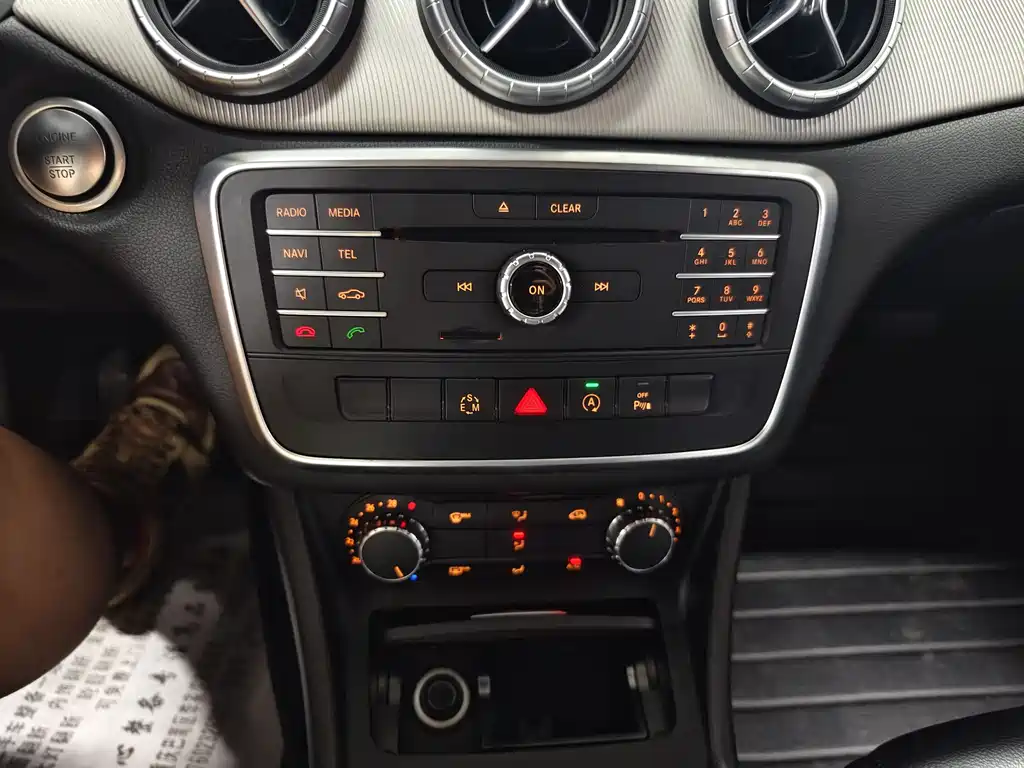 Mercedes-Benz CLA 2015 — фото 10