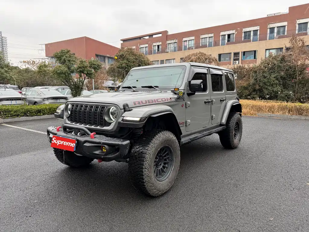 Jeep Wrangler 2023 — фото 1