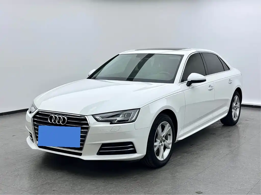 Audi A4L 2018 — фото 1