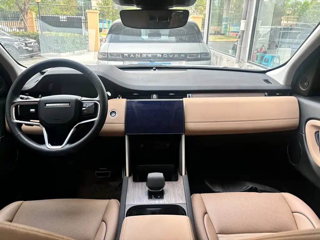 Land Rover Discovery Sport 2023 — фото 11