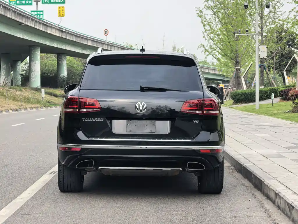 Volkswagen Touareg 2017 — фото 6