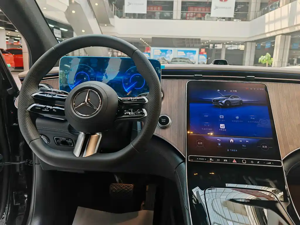 Mercedes-Benz EQE SUV 2026 — фото 11