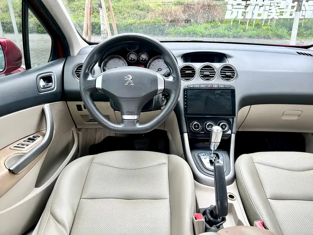 Peugeot 408 2013 — фото 17