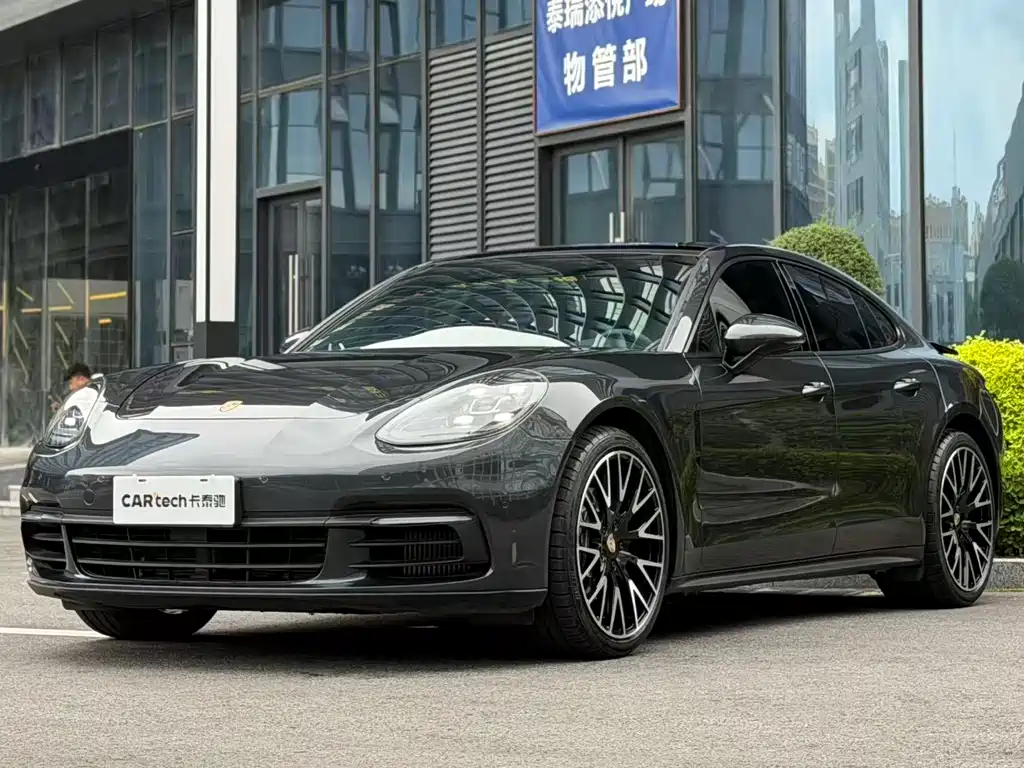 Porsche Panamera 2020 — фото 1