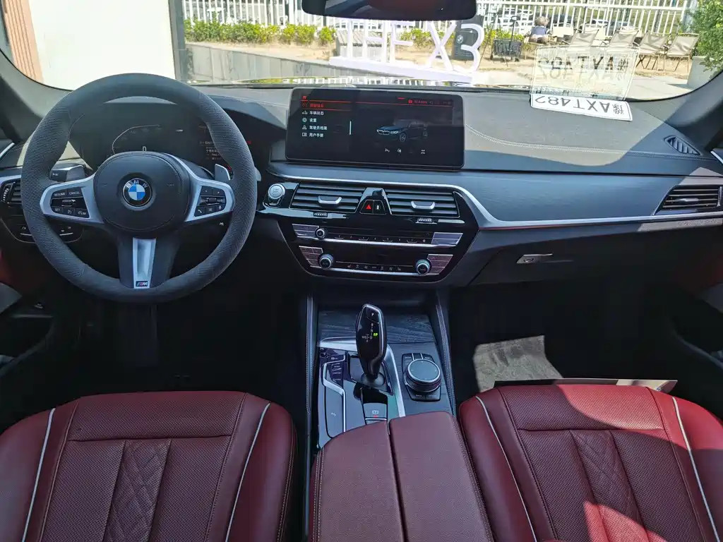 BMW 5 Series 2022 — фото 18
