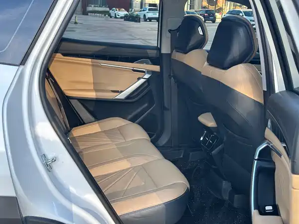 Geely Boyue L 2023
