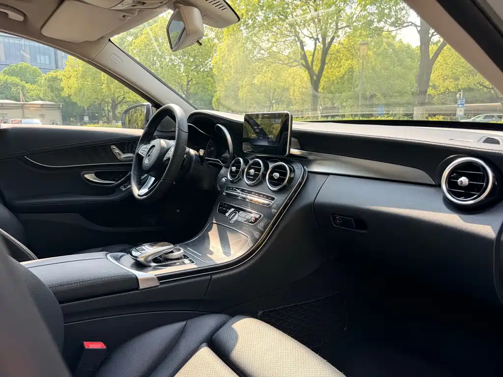 Mercedes-Benz C-Class 2017 — фото 15
