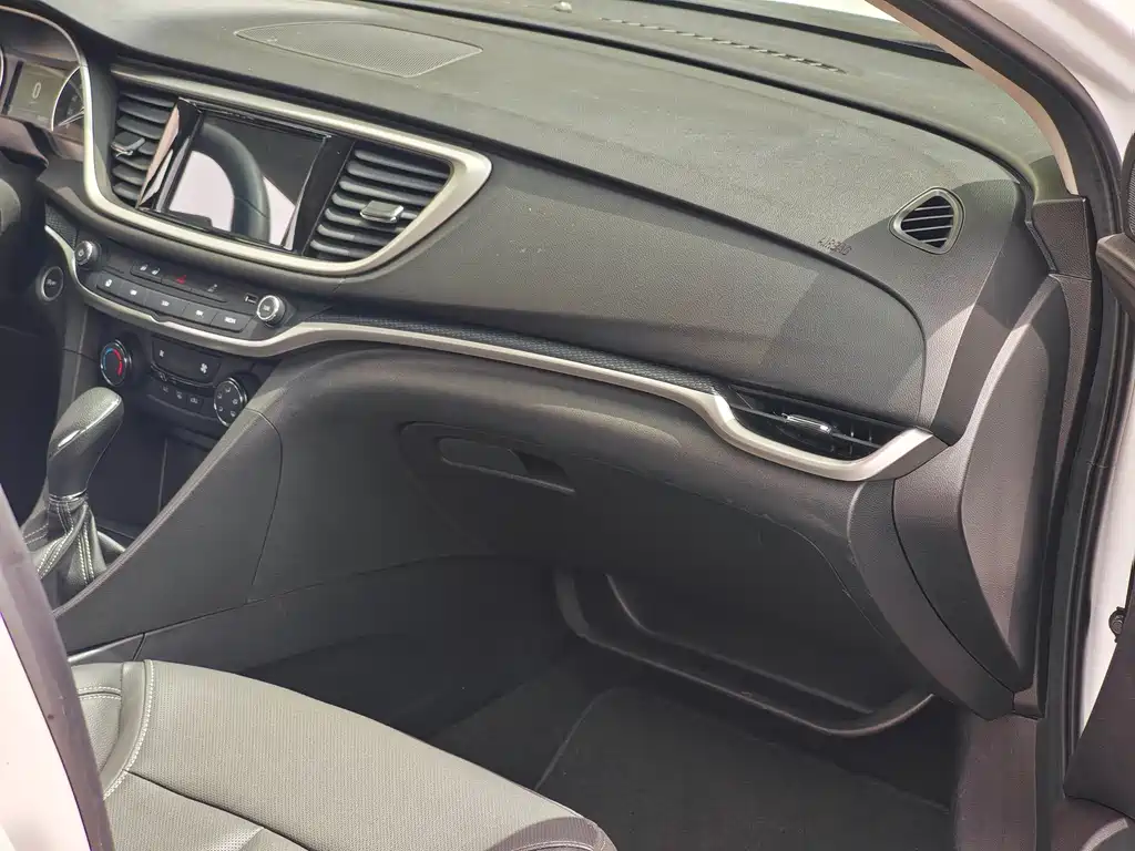 Buick Excelle 2022 — фото 10