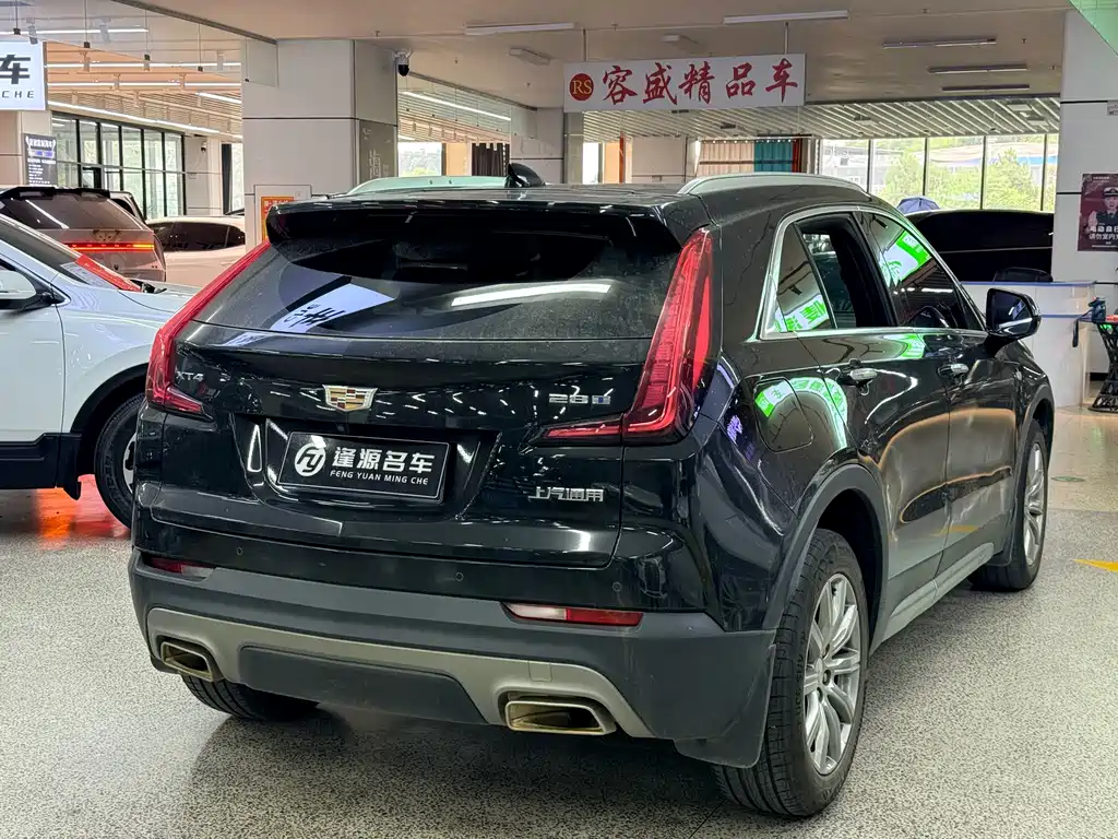 Cadillac XT4 2022 — фото 13
