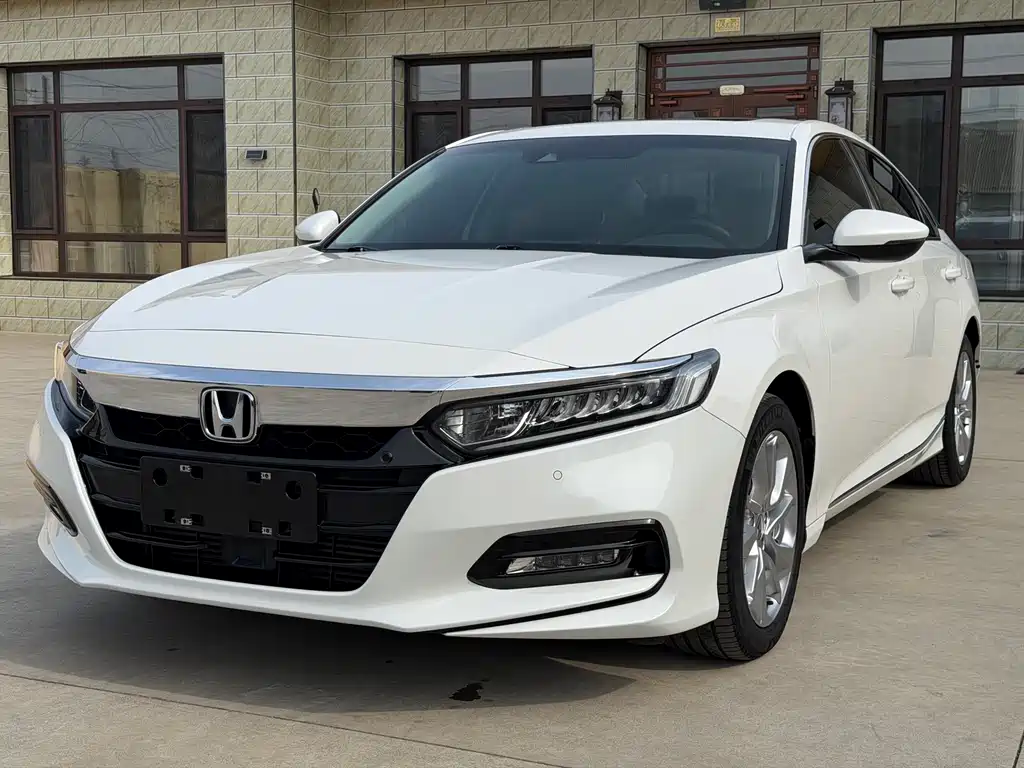 Honda Accord 2018 — фото 1