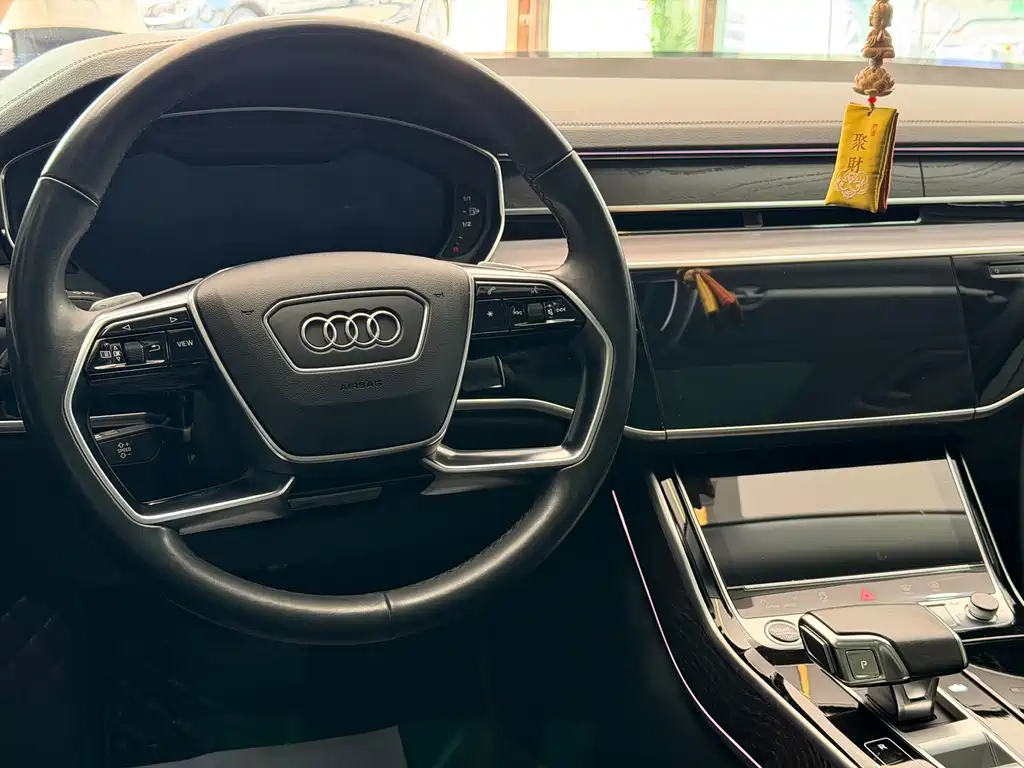 Audi A8 2021 — фото 7