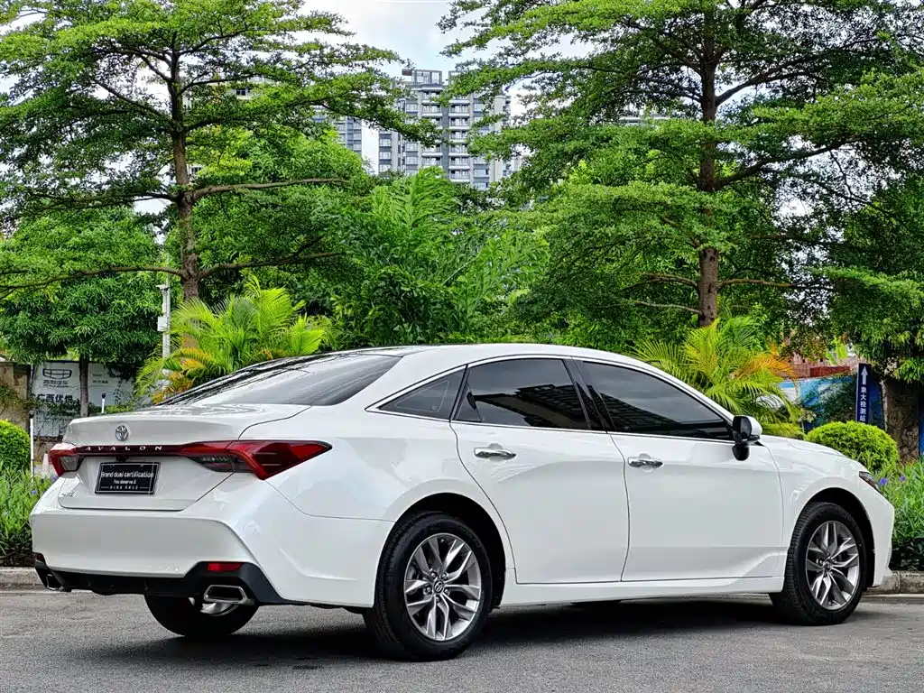 Toyota Avalon 2020 — фото 8