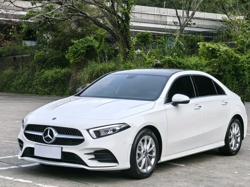 Mercedes-Benz A-Class 2022 — фото 1