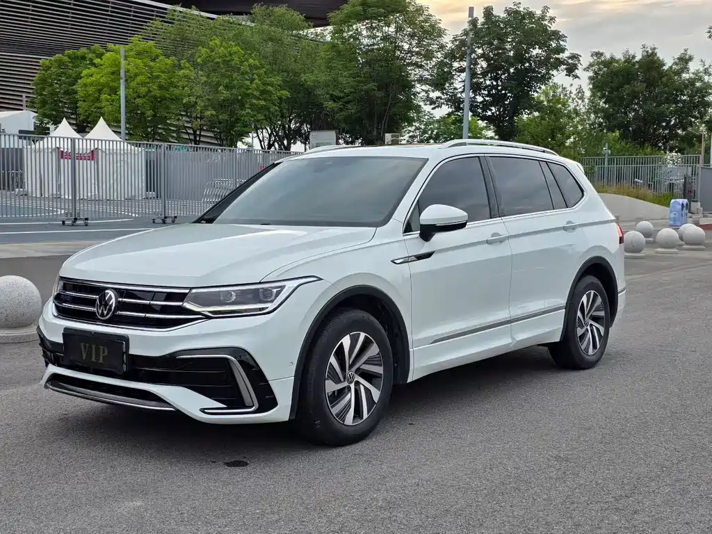 Volkswagen Tiguan L PHEV 2024