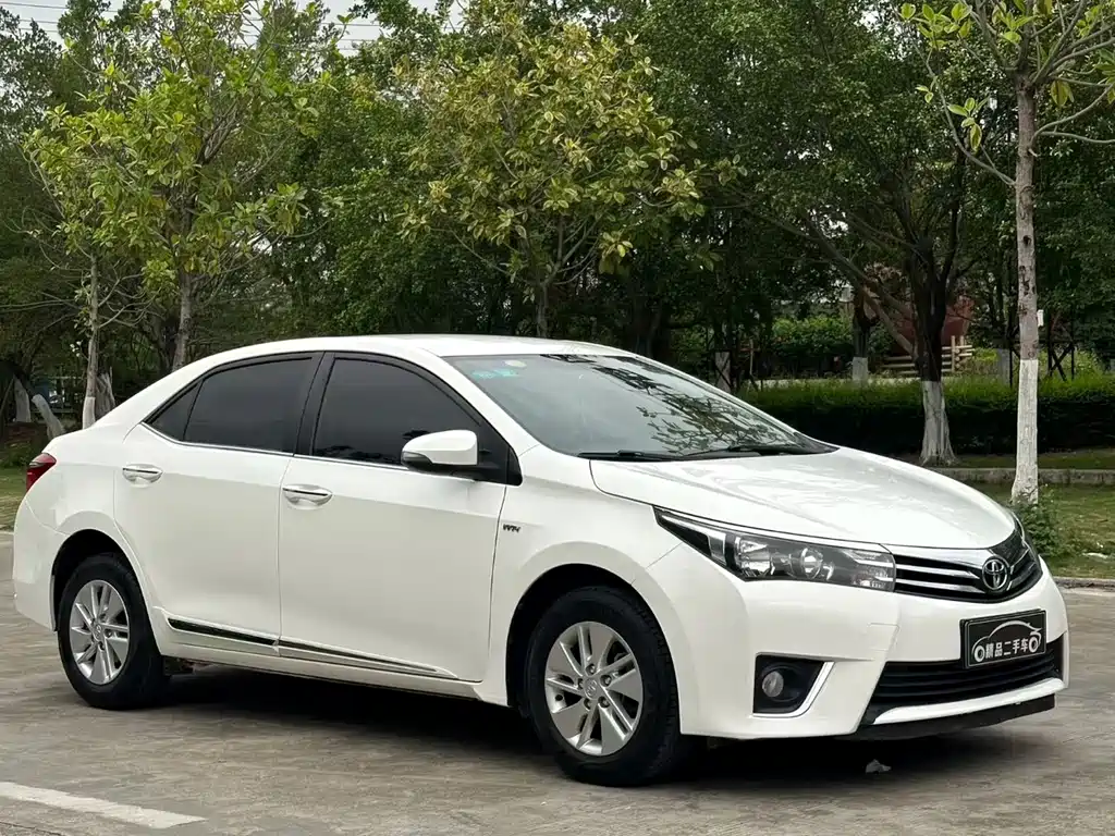 Toyota Corolla 2018 — фото 2