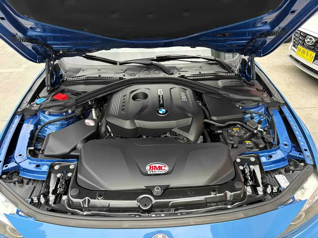 BMW 3 Series 2018 — фото 13