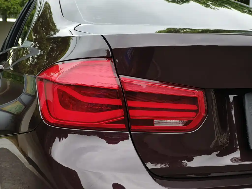 BMW 3 Series 2016 — фото 10