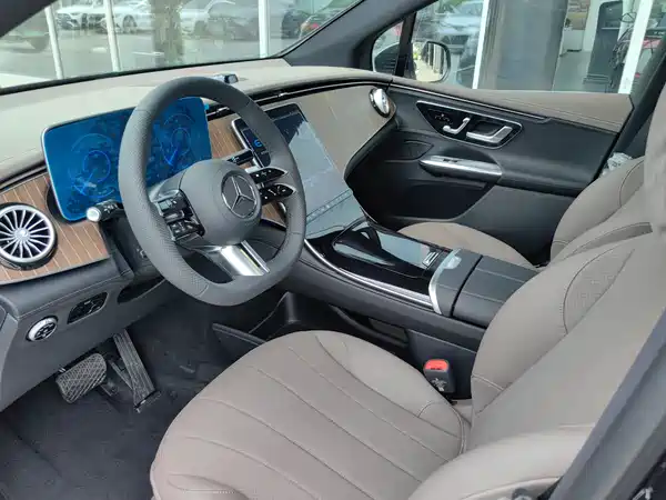 Mercedes-Benz EQE SUV 2024