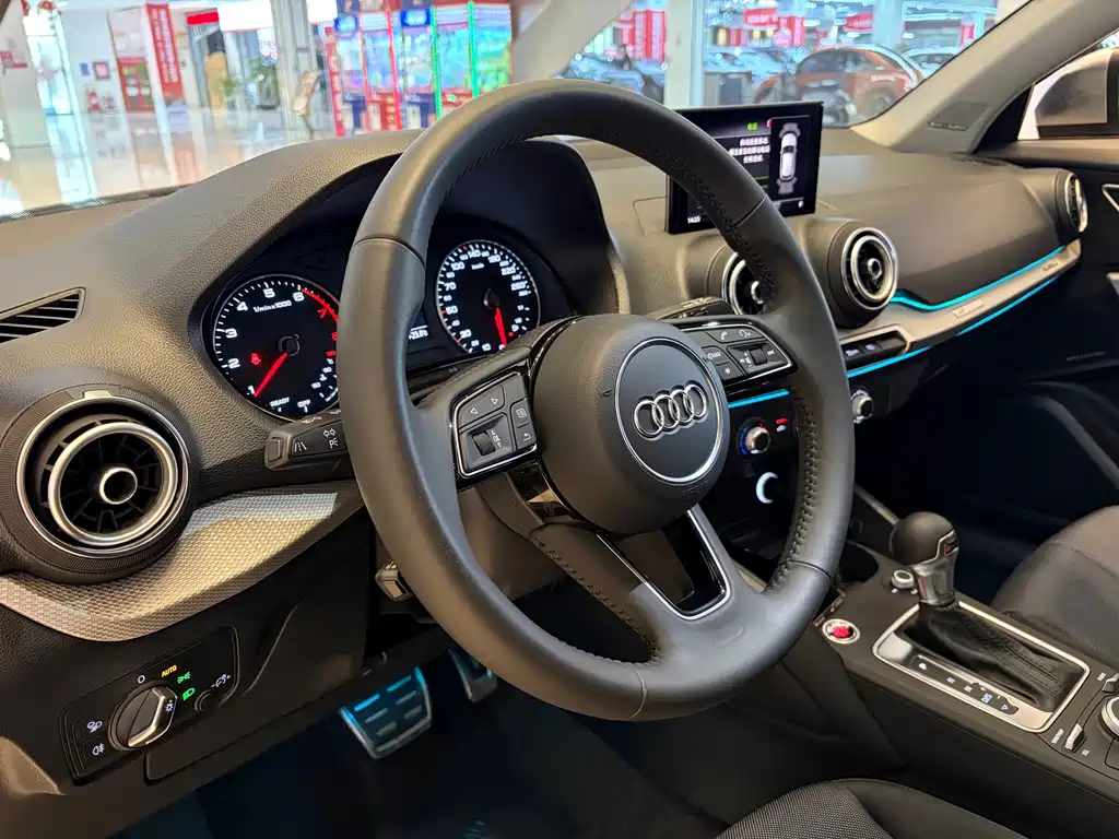 Audi Q2L 2020 — фото 10