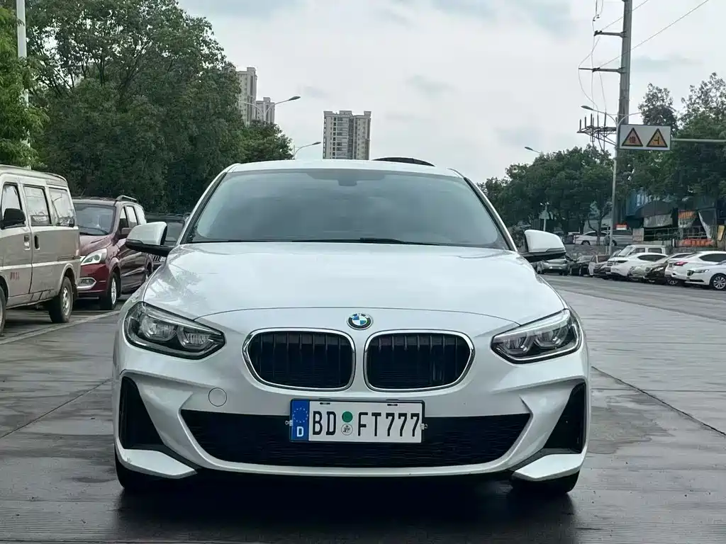 BMW 1 Series 2023 — фото 2