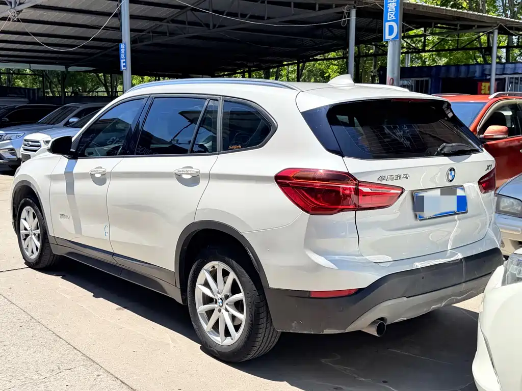 BMW X1 2017 — фото 12