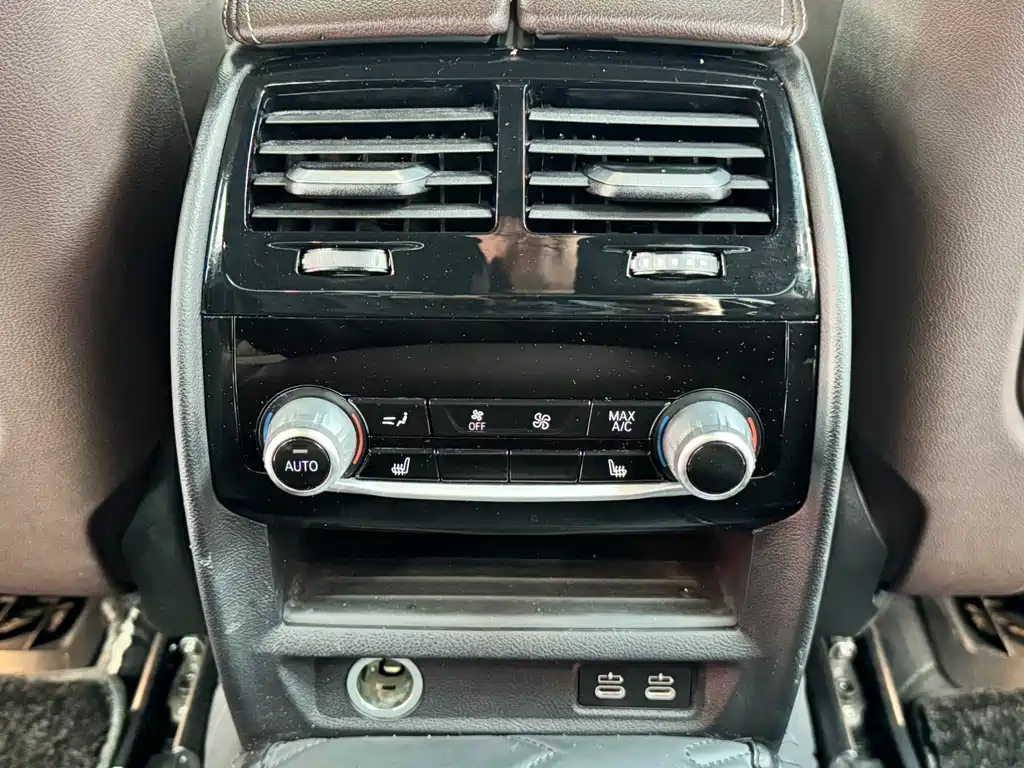 BMW 5 Series 2023 — фото 28