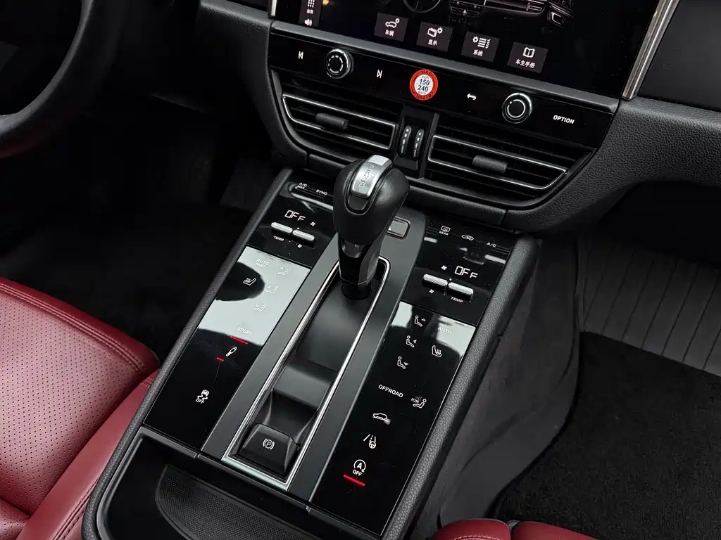 Porsche Macan 2023 — фото 10