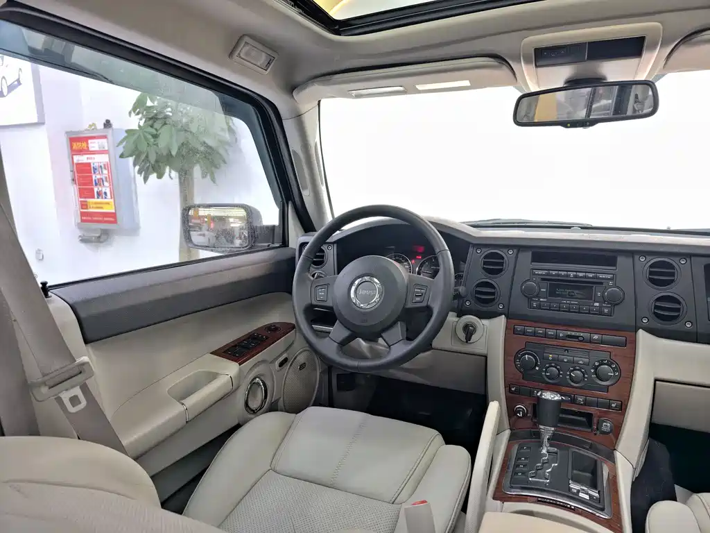 Jeep Commander Classic 2007 — фото 27
