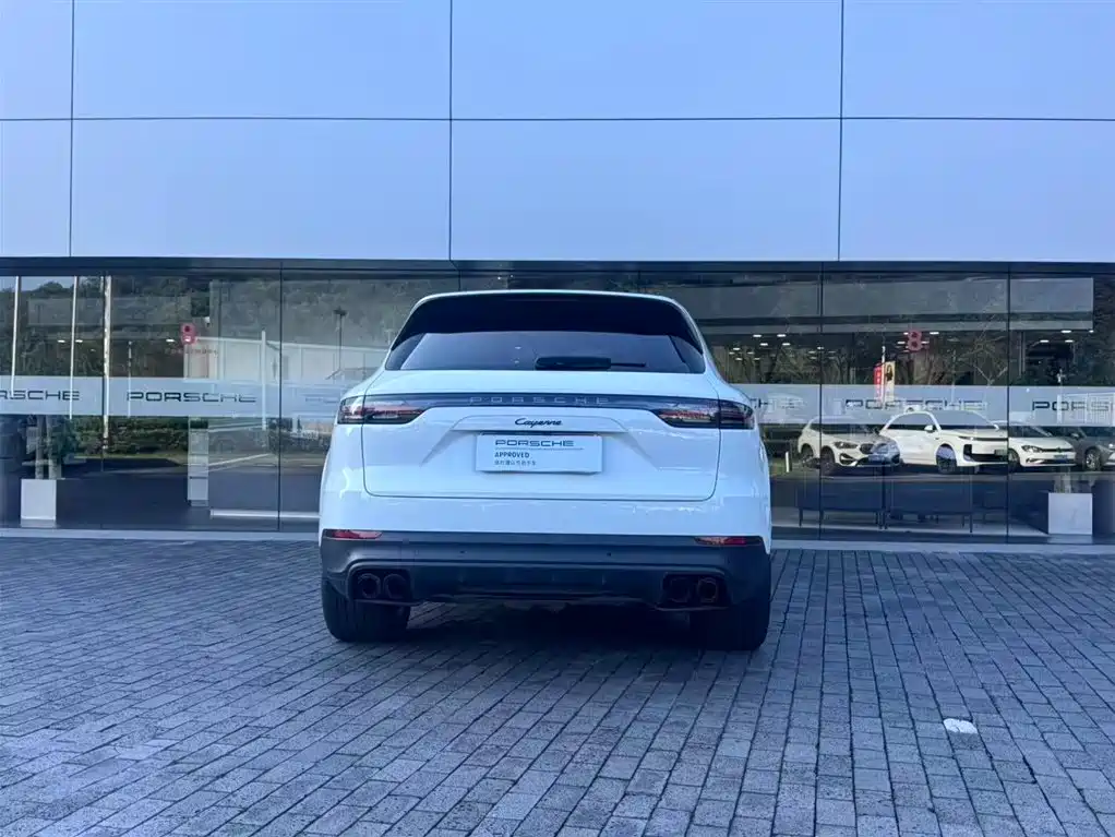 Porsche Cayenne 2022
