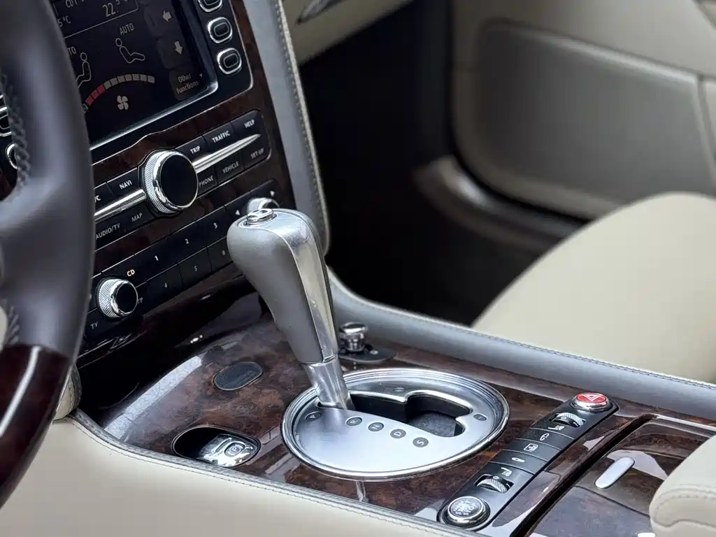 Bentley Flying Spur 2007 — фото 14