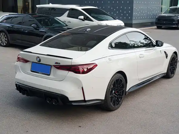 BMW M4 2025