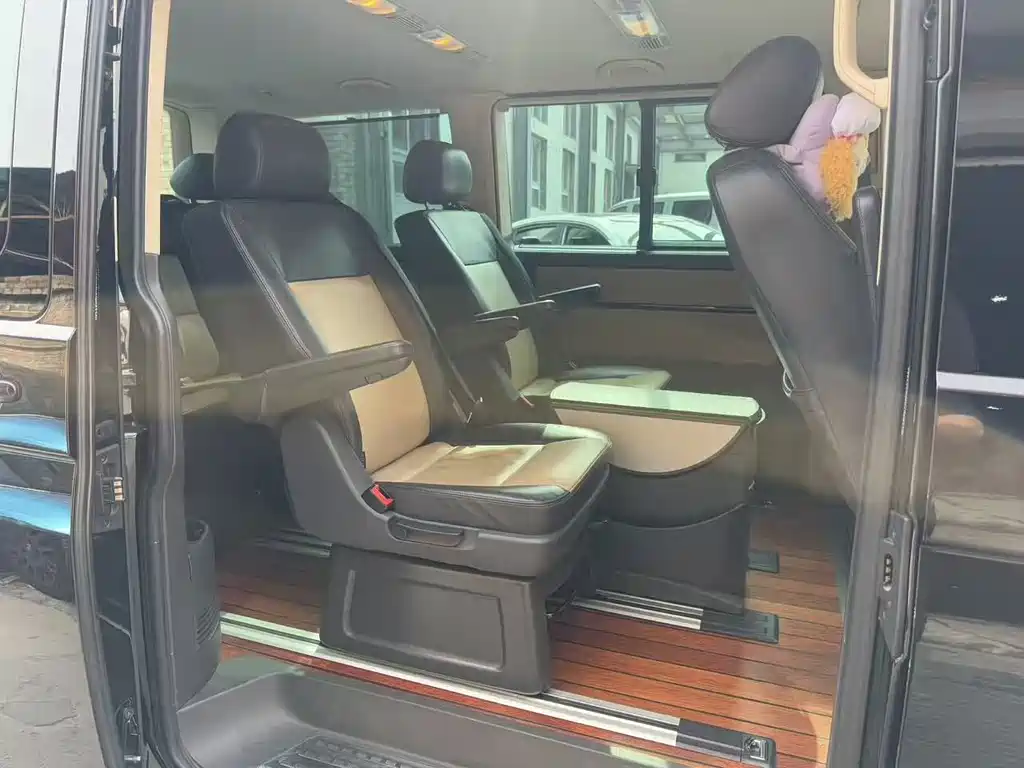 Volkswagen Multivan 2016 — фото 10