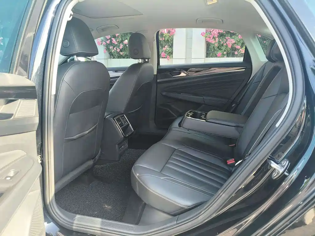 Volkswagen Passat 2023