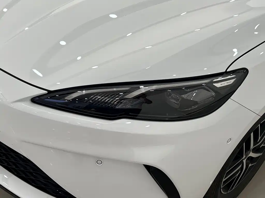 BYD Seal 05 DM-i 2025 — фото 3