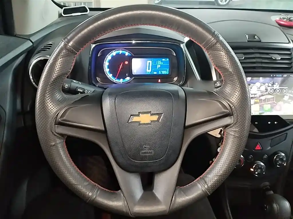 Chevrolet Trax 2016 — фото 11